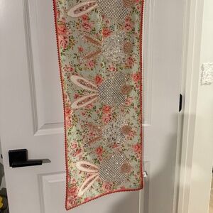 Shabby Chic Easter Floral & Rabbit Print Table Runner Sz 13 x 35